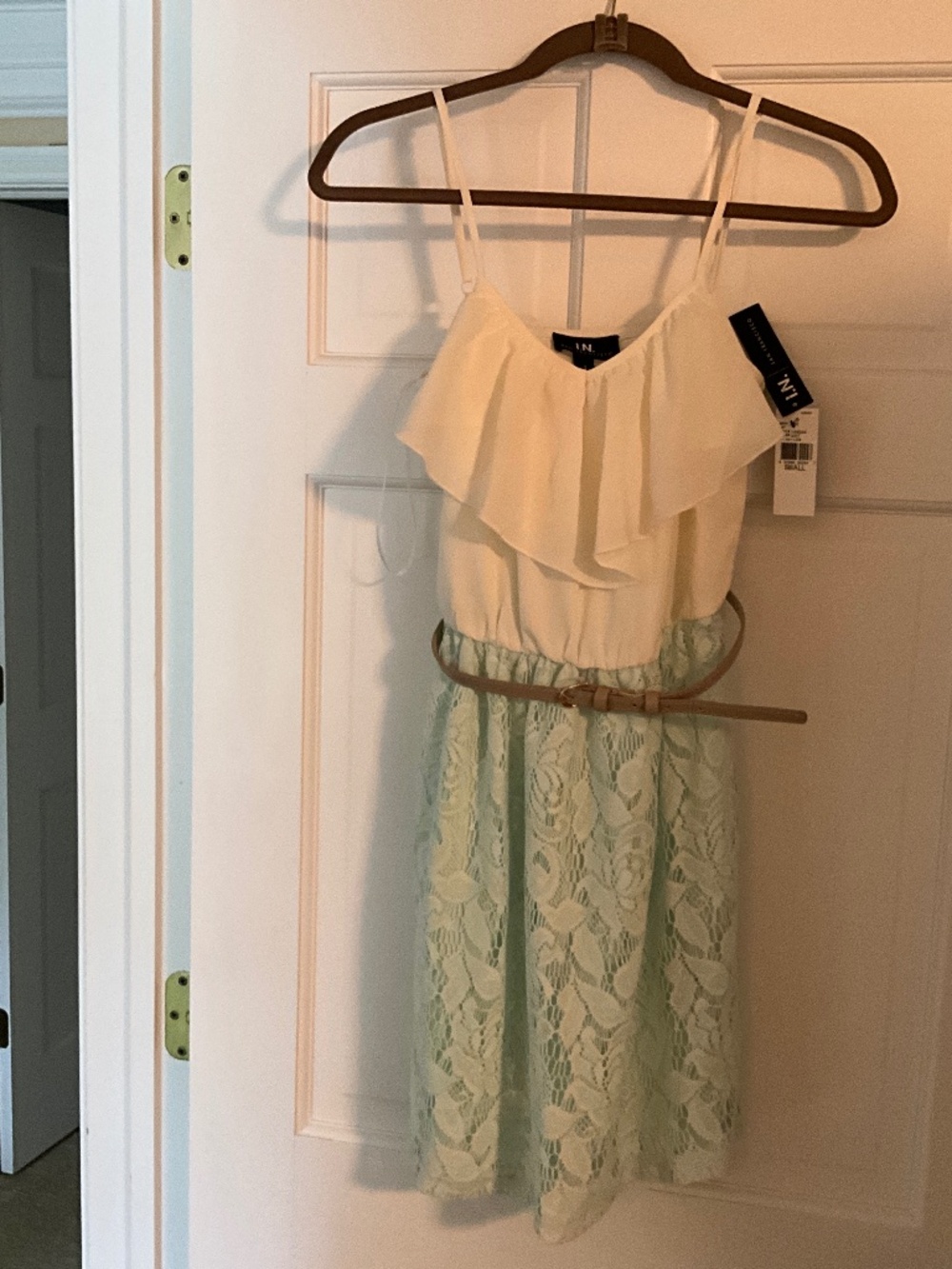 NWT! I.N. San Francisco cream, mint green with tan belt size S
